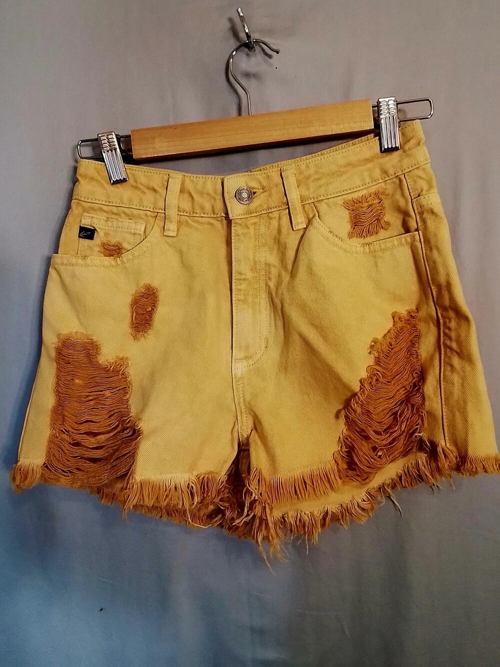 Kancan yellow shorts